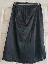 Vanity Fair Half Slip Womens Medium 24 Black Nylon Elastic Waist