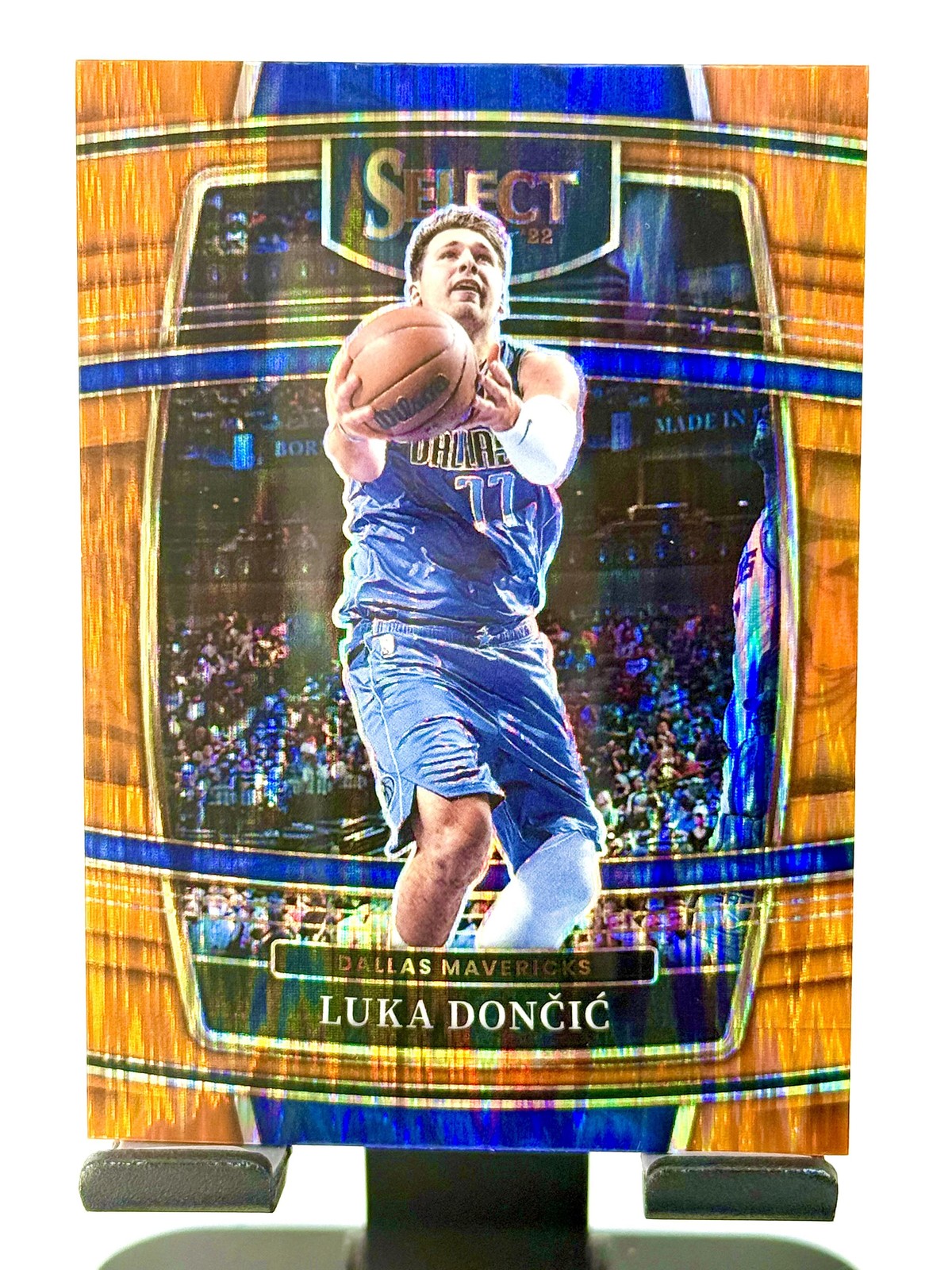 2021-22 Panini Select #12 Luka Doncic orange Prizms