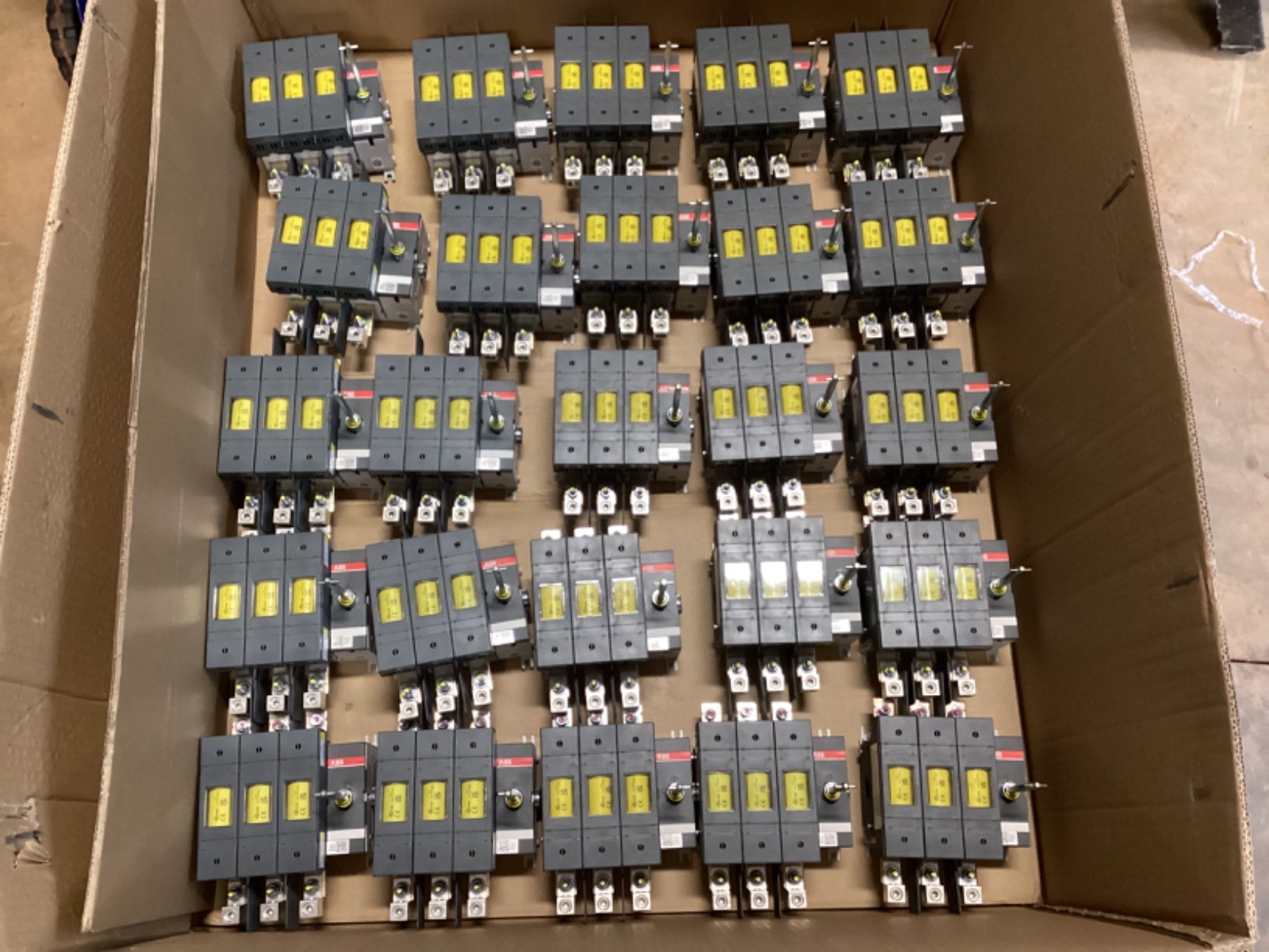 ABB OS100GJ30-134 Fusible Disconnect switch 100A 3 Poles 600VAC Lot of 25