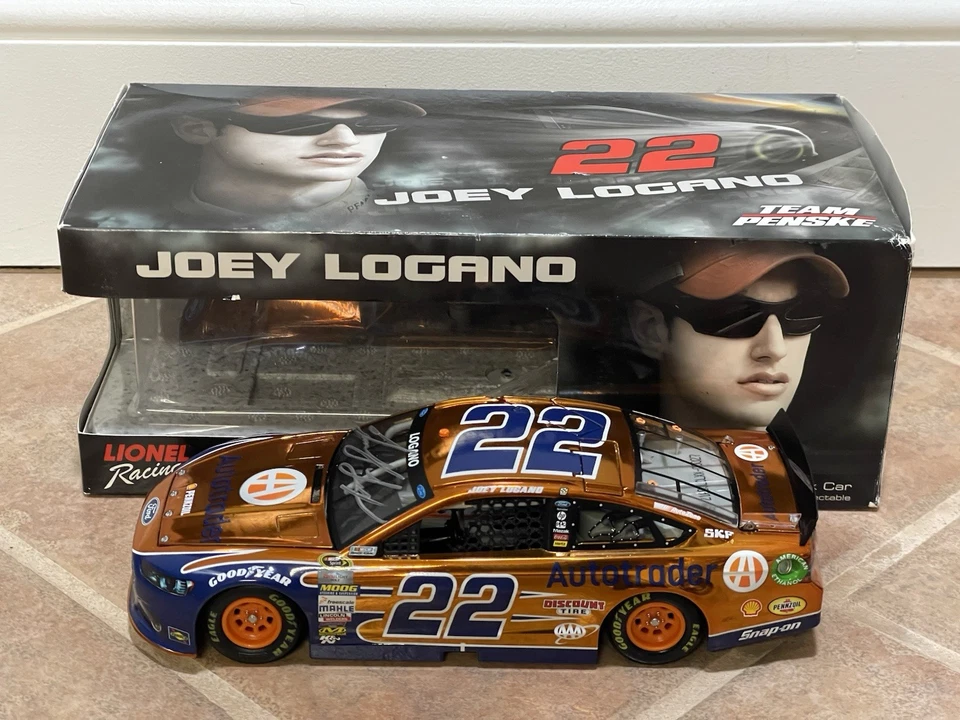 Joey Logano Autotrader Fusion 2015 color cromo firmado automático acción NASCAR 1/24 Foto 4 de 4