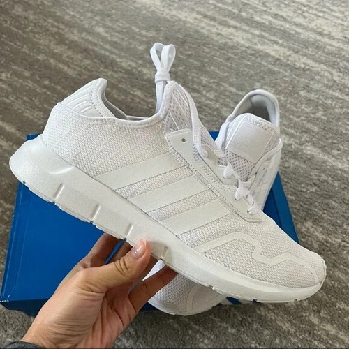 men's swift run casual sneakers