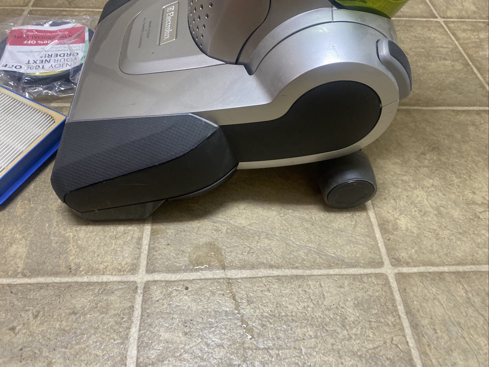 Electrolux Nimble Bagless Upright Vacuum Cleaner EL8605 HEPA Edge Green