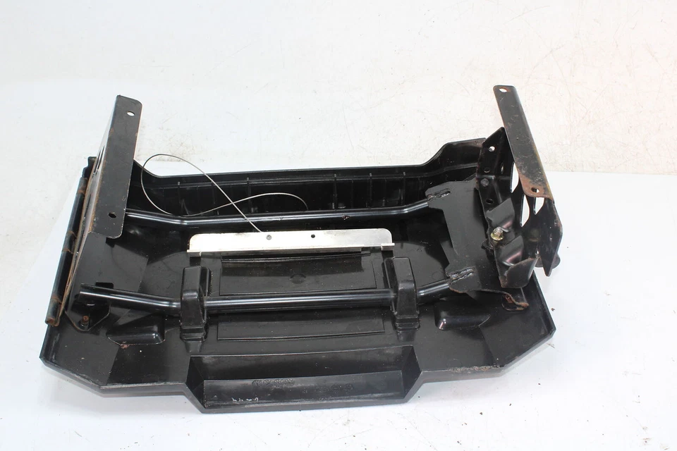 11-20 Ski-doo Skandic 600 Wt E-tec Gear storage box cover lid 510005604 - Image 3 of 4