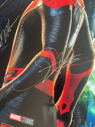 Spider-Man Far From Home Poster, S/N with COA, signed by 12 - Picture 11 of 23