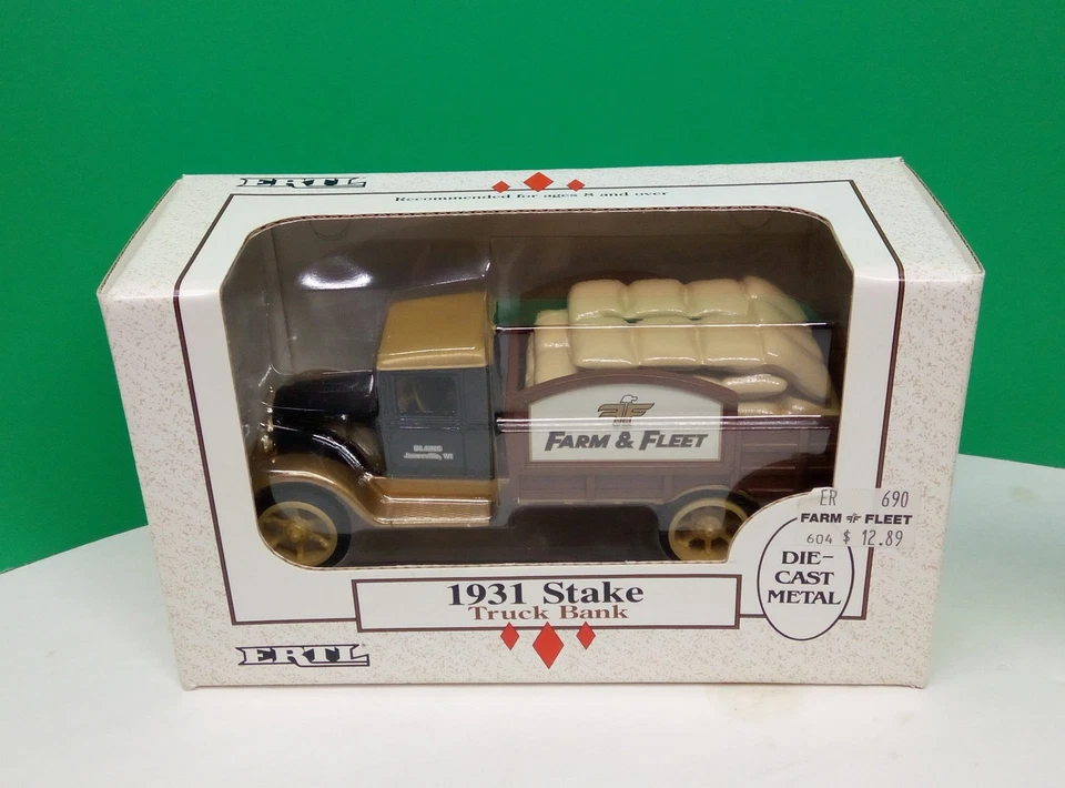 ERTL 1931 Farm & Fleet Stake Truck & 1925 Delivery Truck Bank Lot Die-cast 1:34 - Image 4 of 4