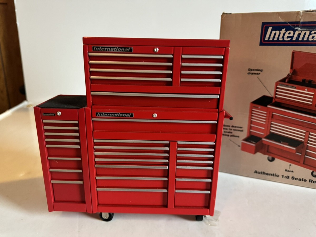 INTERNATIONAL TOOL CHEST BANK REPLICA 1:8 SCALE DIECAST Red w/ Box