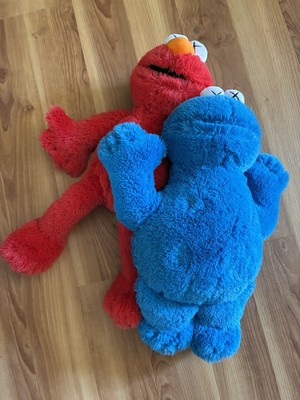 KAWS X Sesame Street Elmo & Cookie Monster Collectible Figure Toy Set Uniqlo