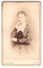 Fotografie F. J. Engelmann, Crefeld, Westwall 23, Porträt einer Dame 