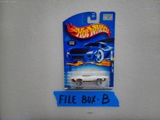 HOT WHEELS OLDS 442 OLDSMOBILE WHITE / GOLD # 242 HW LIMITED EDITION 1:64