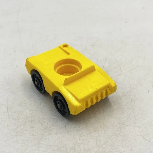 Vtg Fisher Price Little People Yellow One Seat Car Drive In Movie Theater #2454