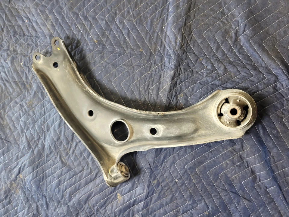 Joelho de suspensão dianteiro esquerdo usado fabricante de equipamento original 2021 Hyundai Tucson 2019 2020 - Imagem 2 de 4