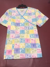 Looney Tunes Women  s Scrub Top With Pocket  s Size Medium Great Condition