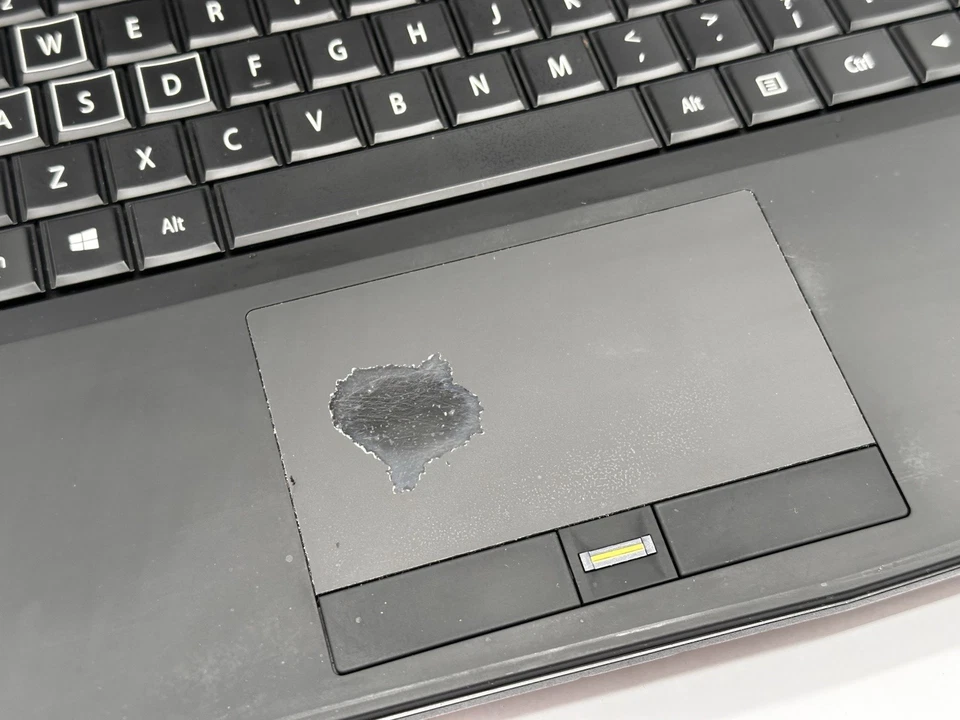 Sager P750DM Gaming Laptop Core i7-8700k, 64GB RAM, No HDD/OS/Charger - Image 4 of 4