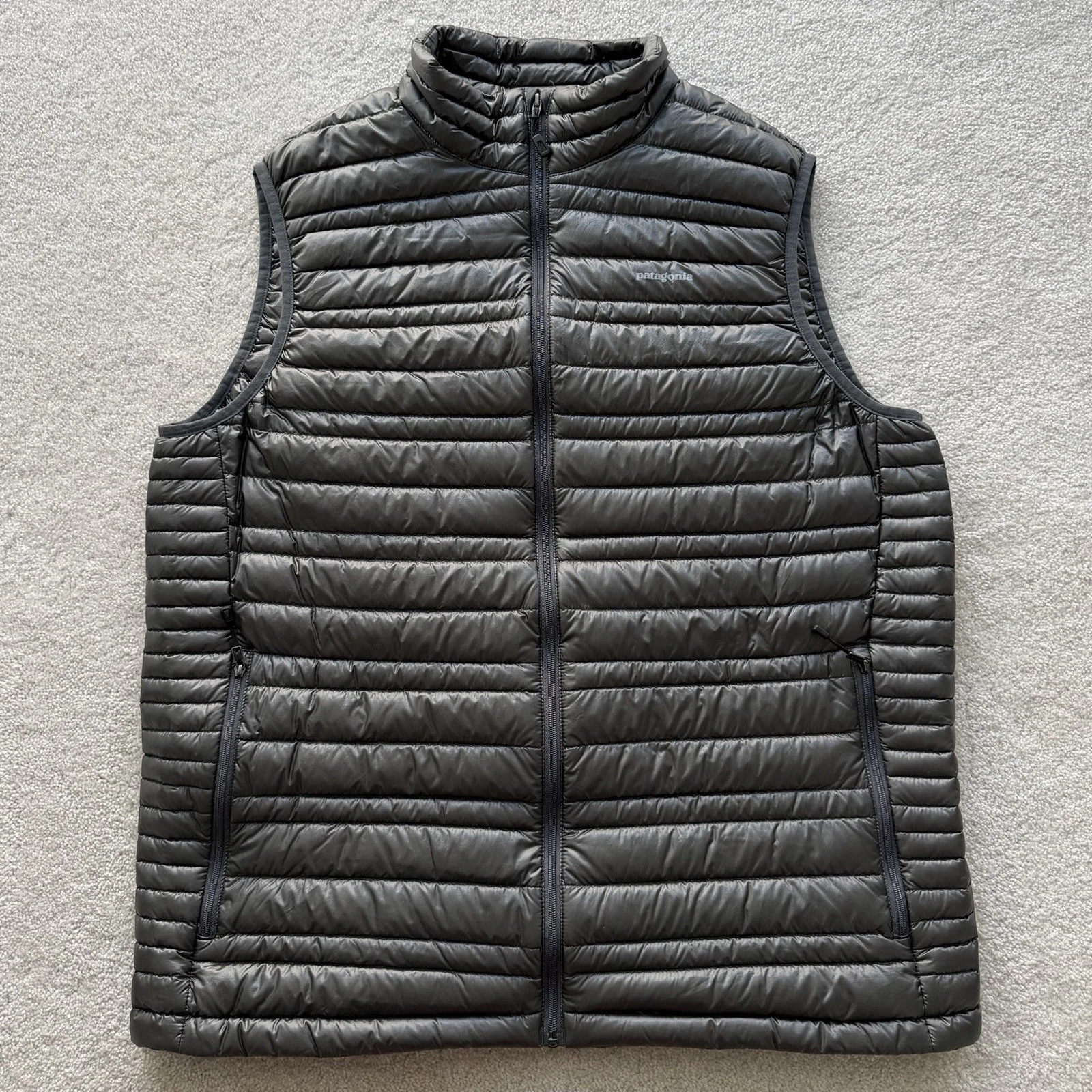 Patagonia Vest Men's Ultralight Down Full Zip Large Gray Insulated Puffer