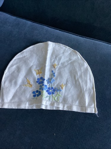 Vintage Hand Embroidered Linen Tea Cozy - Cosy Cover - 25.5x 21cm