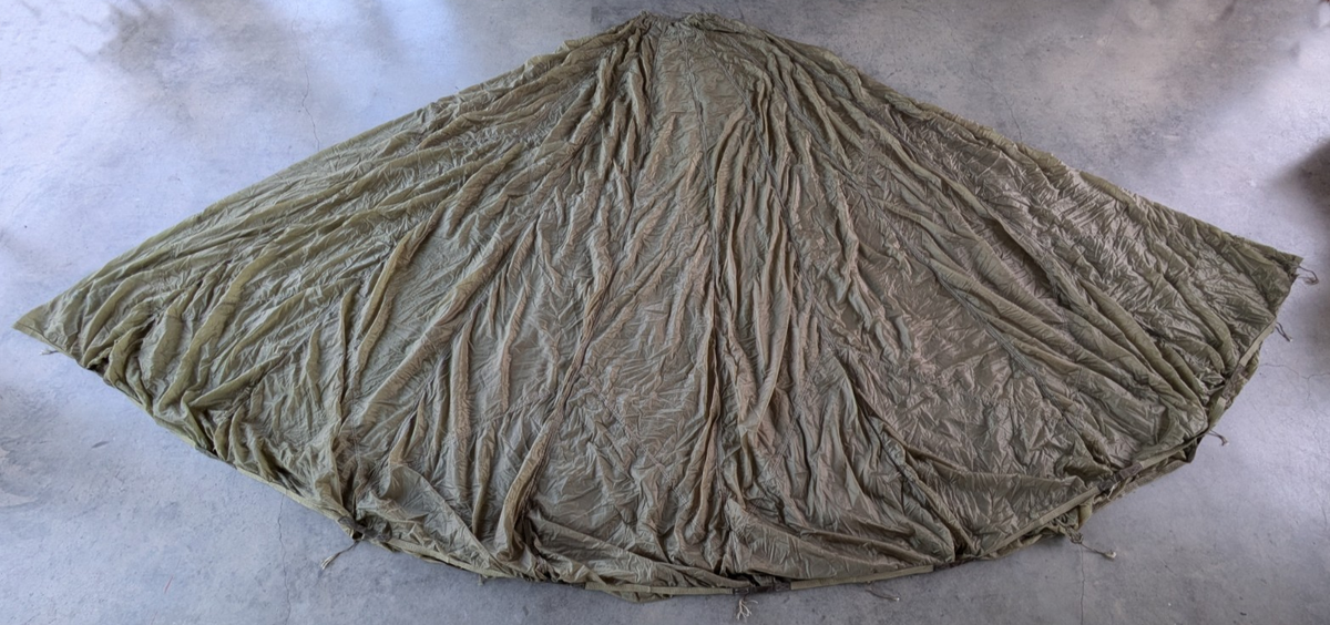 Vintage US Military Vietnam War Ripstop Round Parachute Vintage US Military Vietnam War Ripstop Round Parachute