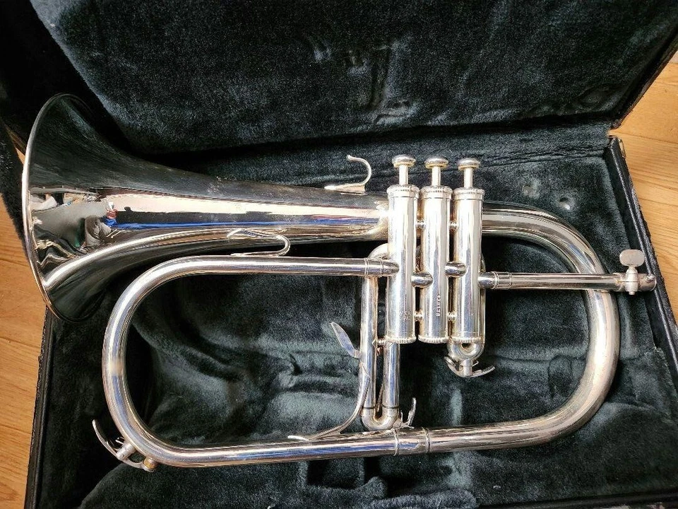 雅马哈 Flugelhorn Zeno YFH-8310US 银色 带盒 — 第 2/4 张图片