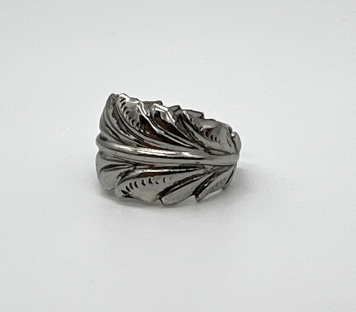 Vintage Silver Tone Leafy Pattern Adjustable Ring - image 7
