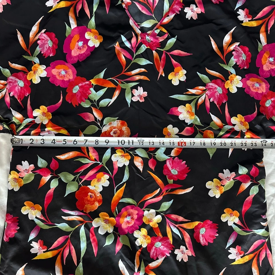 Natori Negro Tropical Floral, Como Seda, Manga Corta, Largo, MuuMuu/Kimono-L Foto 4 de 4