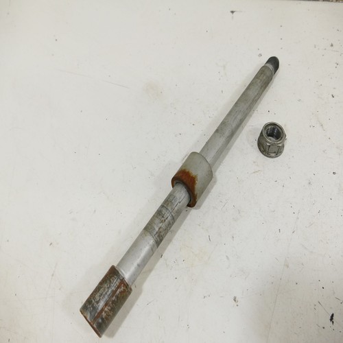 Honda VT 750 Shadow RC50 Hinterradachse Achse Hinterrad Distanzen Schraube 74671