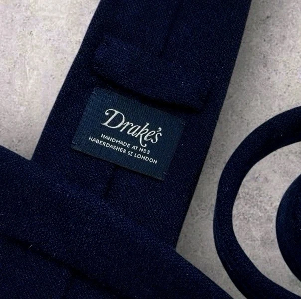 Corbata DRAKE'S cachemir sin forro XL INGLATERRA azul marino liso W:3" usada en excelente estado Foto 2 de 4