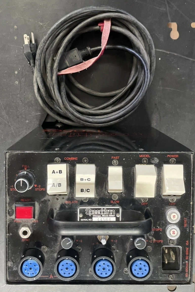 コンデンサー2000㎌　450V Speedotron 大型ストロボ Speedotron Flash Heads & Power Supplies with 4 Flash Heads/Units