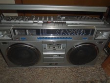 Radio registratore a cassette stereo vintage JVC RC-M70JW anni 80 AM FM SW