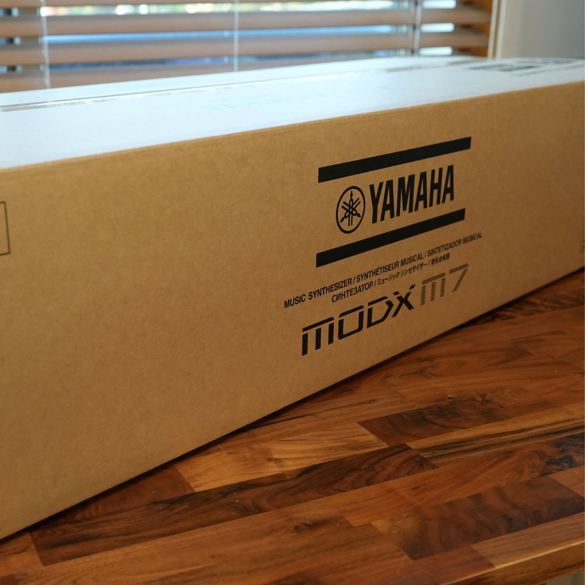 Yamaha MODX M7 Synthesizer 76-Key Workstation AWM2 FM-X Hybrid