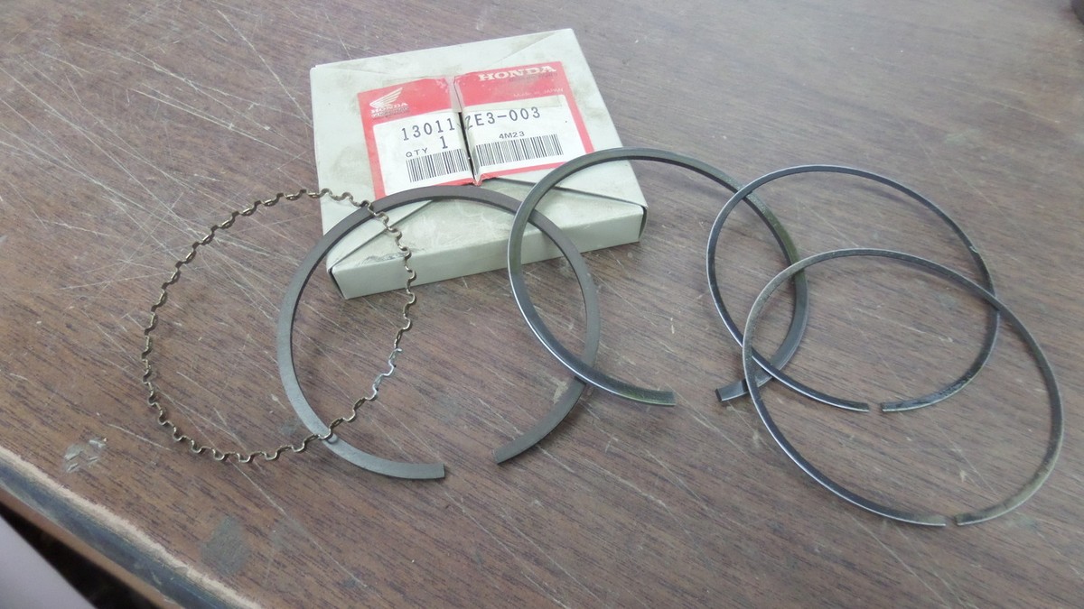 NOS Honda 1st O/S 0.25 Ring Set GX340 EM7000 EM5000 HS1132 13011