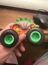 2019 HOT WHEELS MONSTER JAM MOTOSAURUS DINOSAUR MONSTER TRUCK 1:64