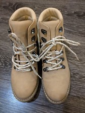 Girls Beige Boots Size 6 Universal Thread