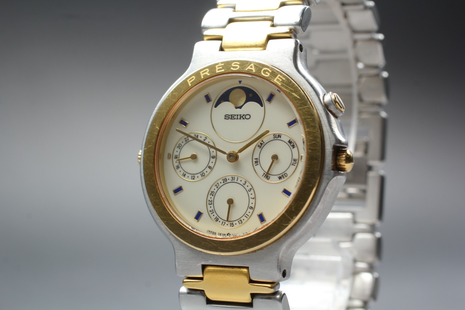 Seiko Presage 7F38-6040 35mm Moon phase Pointer Date Quartz Mens Watch NEAR MINT
