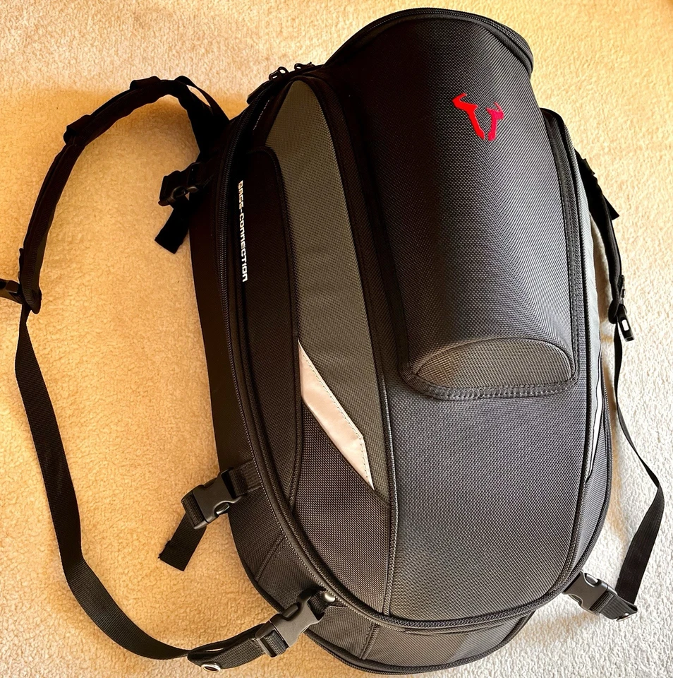 SW-Motech EVO Jetpack Hecktasche, 20-33l, Ballistic Nylon, Schwarz/Grau+Regenhau - Bild 2 von 4