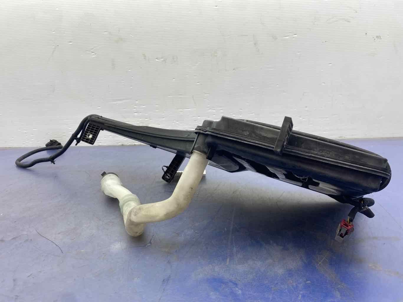 2014 - 2019 MASERATI GHIBLI OEM FRONT WINDSHIELD WASHER RESERVOIR TANK BOTTLE