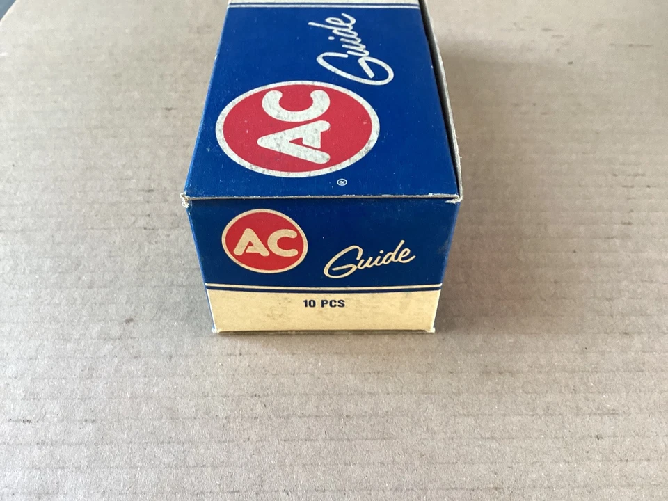 Vintage AC Guide Miniature Lamps Bulbs NOS Original Box 10 12V. L1157 32/3.CP. - Image 4 of 4