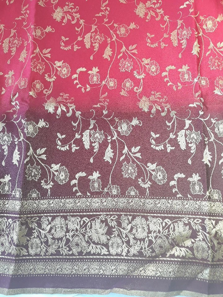 Lote de 3 restos de tela metálica brillante borgoña con textura floral asiática plateada Foto 3 de 4