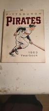 1963 PITTSBURGH PIRATES BASEBALL YEARBOOK  ROBERTO CLEMENTE BILL MAZEROSKI VG 