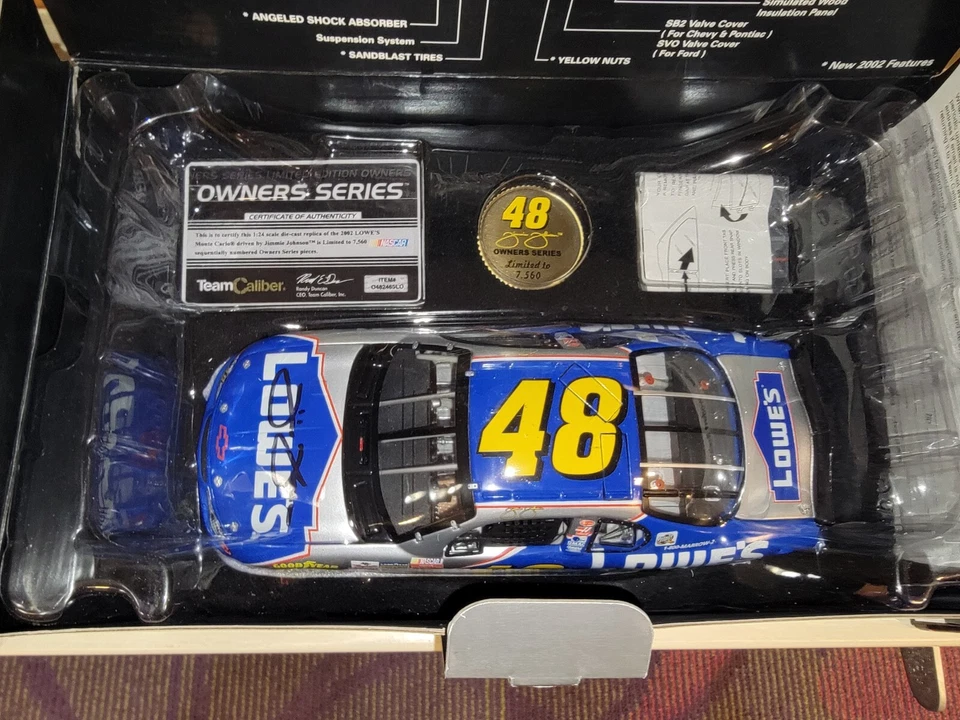 Chevy Monte Carlo 2002 autografiado Team Caliber - Jimmie Johnson #48 Lowes 1:24 Foto 2 de 3
