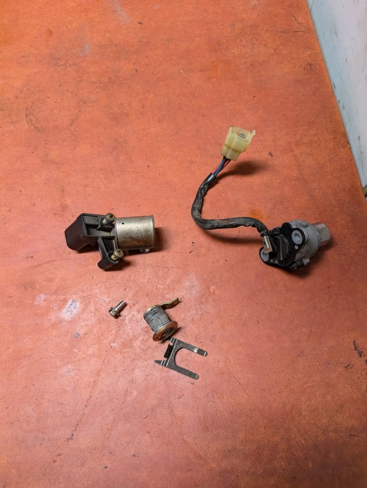 1996 Honda Shadow 1100 VT1100C conjunto de trava interruptor de ignição capacete e chave - Imagem 3 de 4