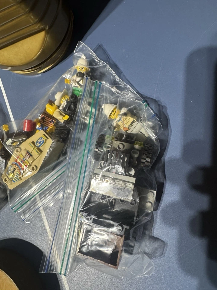 LEGO Adventurer: Treasure Raiders con contenedor de almacenamiento de momias Foto 4 de 4