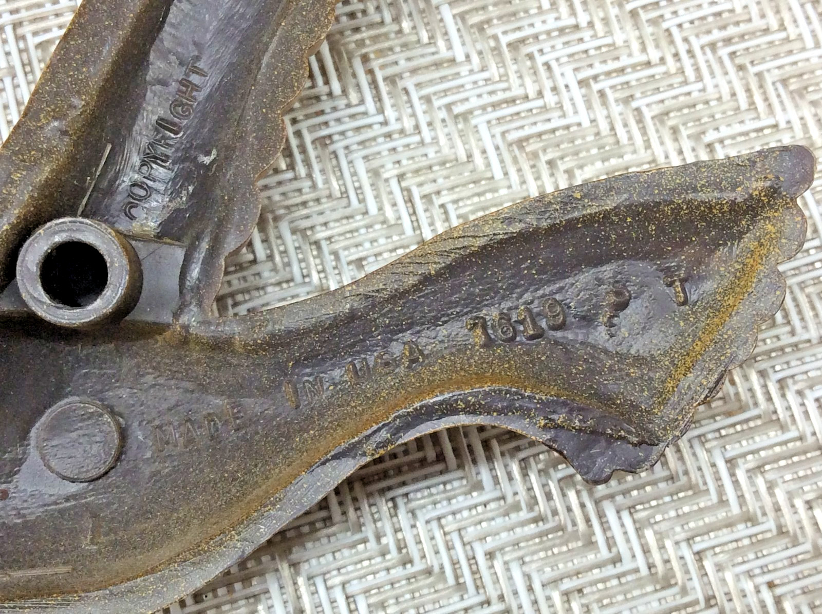 Homeco Wall Art Decor Flying Seagulls 12" Hanging Faux Wood Finish Vintage 1981