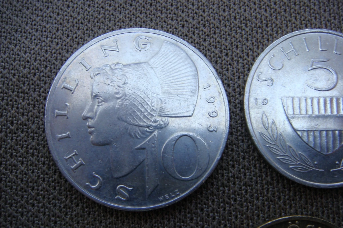 12 Münzen Östereich Schilling (8x1+1x5+1x10) v.1974-93 Groschen (2x50) v.1990/93