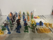 Marx Ben Hur Romans And coliseum Accesories. Toy Soldiers