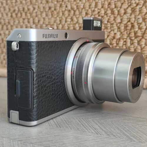 Fujifilm XF1 Compact Digital Camera X Series 12.0MP 4x Optical Zoom Black - Picture 8 of 11