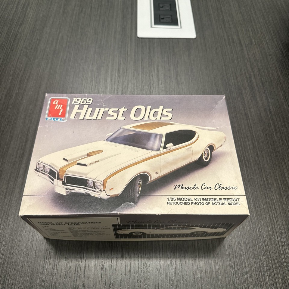 AMT Ertl 6898 1/25 Scale 1969 Oldsmobile Hurst Olds Model Kit New Open ...