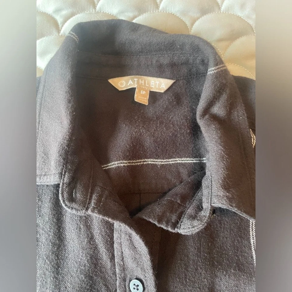 Athleta Mujer Petite Pequeña Franela Negra Manga Larga Camisa Abotonada Foto 3 de 4