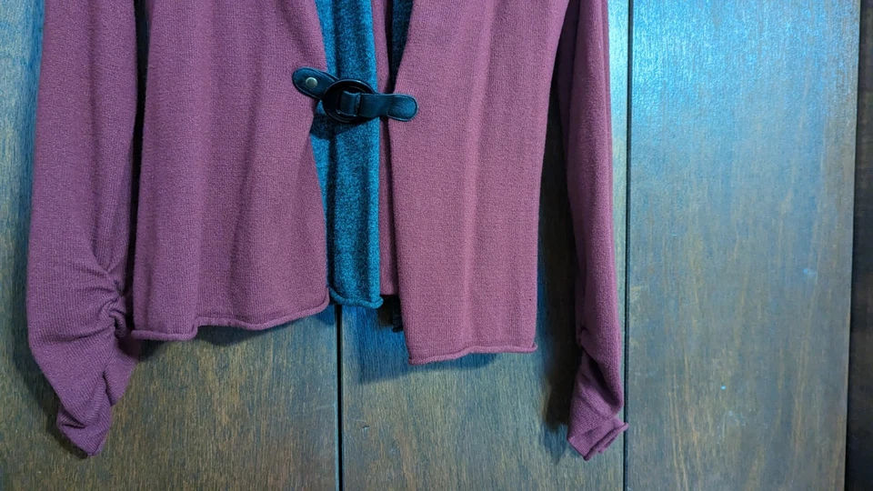 OneA размер S кардиган фиолетовый серый черный длинным рукавом с пряжкой свитер  - Изображение 3 из 4