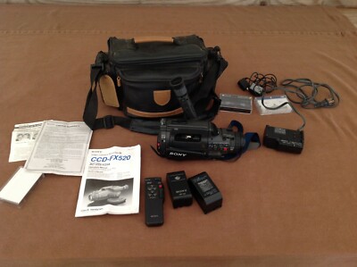 Sony Video 8 Handycam CCD-FX520 in Case