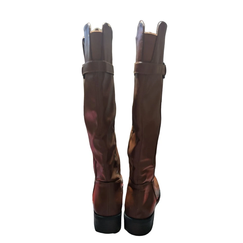 Botas de montar Rampage de cuero marrón hasta la rodilla con cremallera lateral y tacón bajo talla 8 Foto 3 de 4
