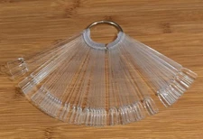 100 Pieces Fan-shaped Artificial False Nail Polish Practice Color Swatch Sticks